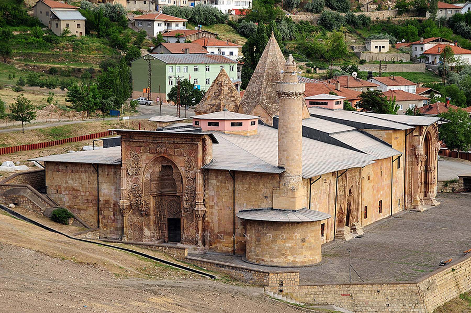 The Hidden Gem of Eastern Turkey Discovering the Divine Beauty of Divrigi Ulu Mosque